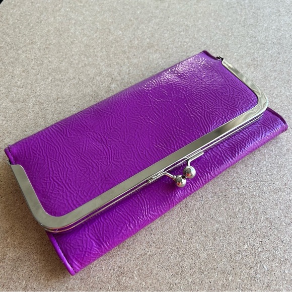 Merona Purple Retro Styl Fold Over Silver Tone Wallet with Kiss-Lock Coin Pocket - Picture 12 of 16